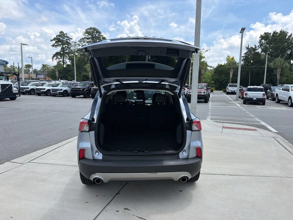 Certified 2022 Ford Escape Titanium w/ Titanium Elite Package FWD image 9