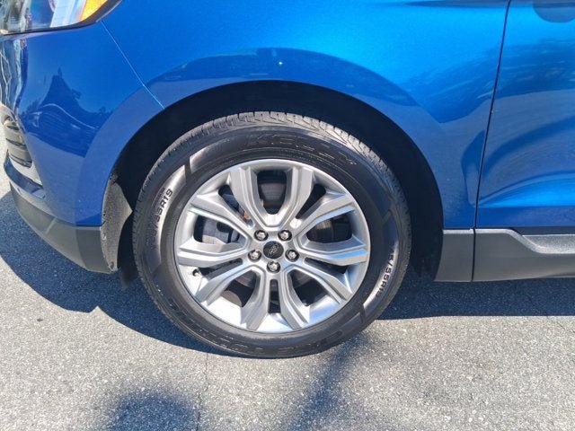 Certified 2024 Ford Edge Titanium AWD/4WD image 9