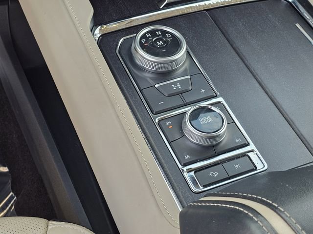 Certified 2022 Ford Expedition Max Platinum image 25