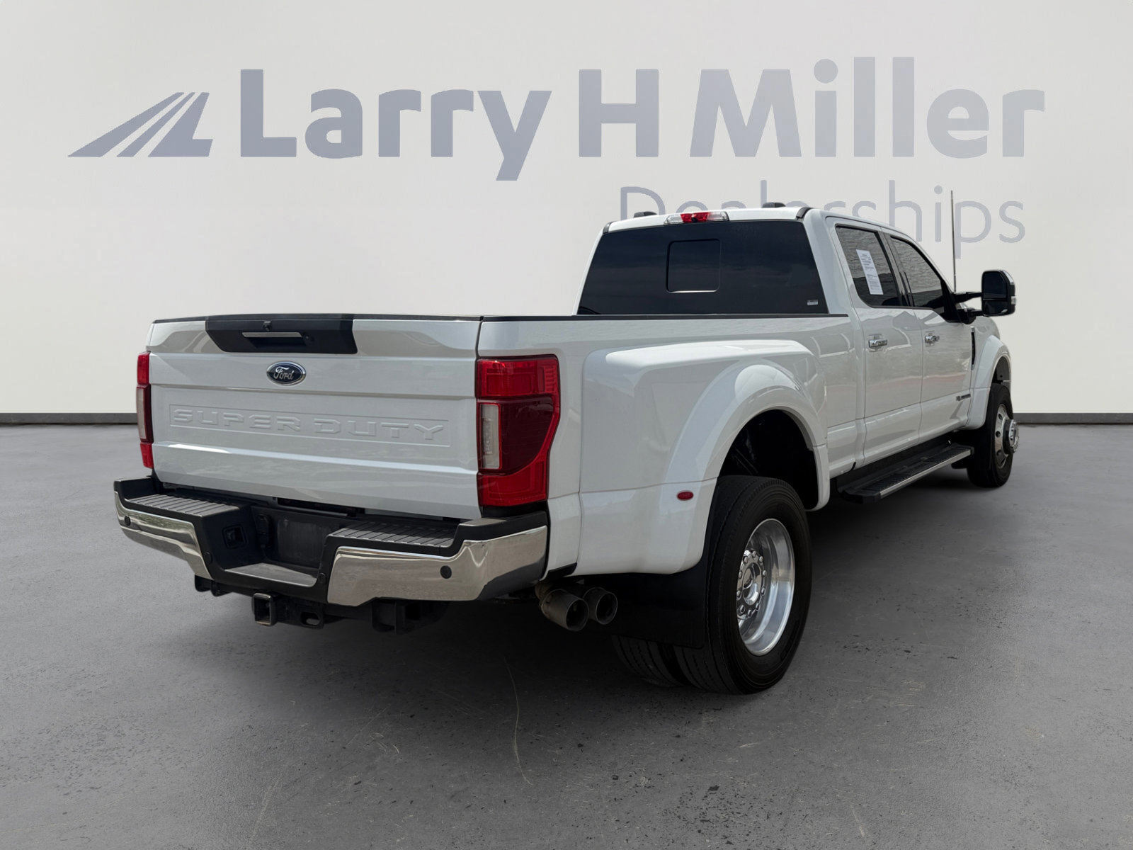 Certified 2021 Ford F450 Lariat w/ Lariat Ultimate Package image 5