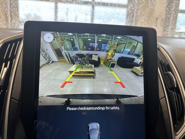 Certified 2024 Ford Edge SE w/ Black Appearance Package image 13