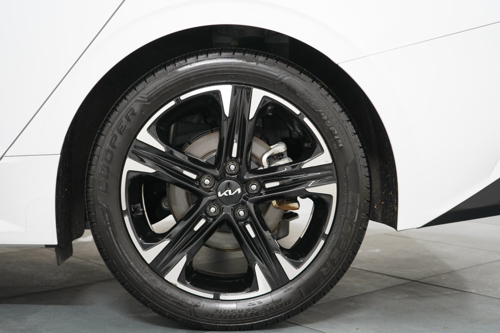 Used 2023 Kia K5 GT-Line AWD/4WD image 35