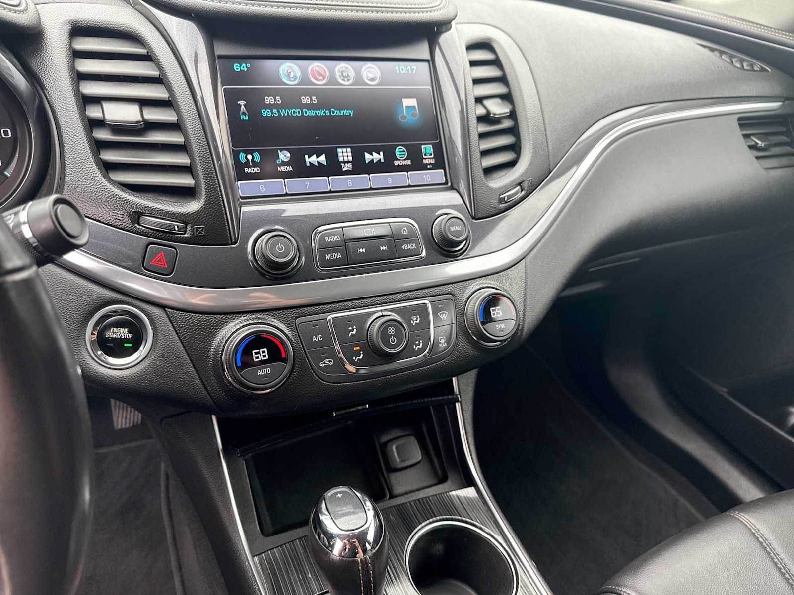Used 2019 Chevrolet Impala LT FWD image 26