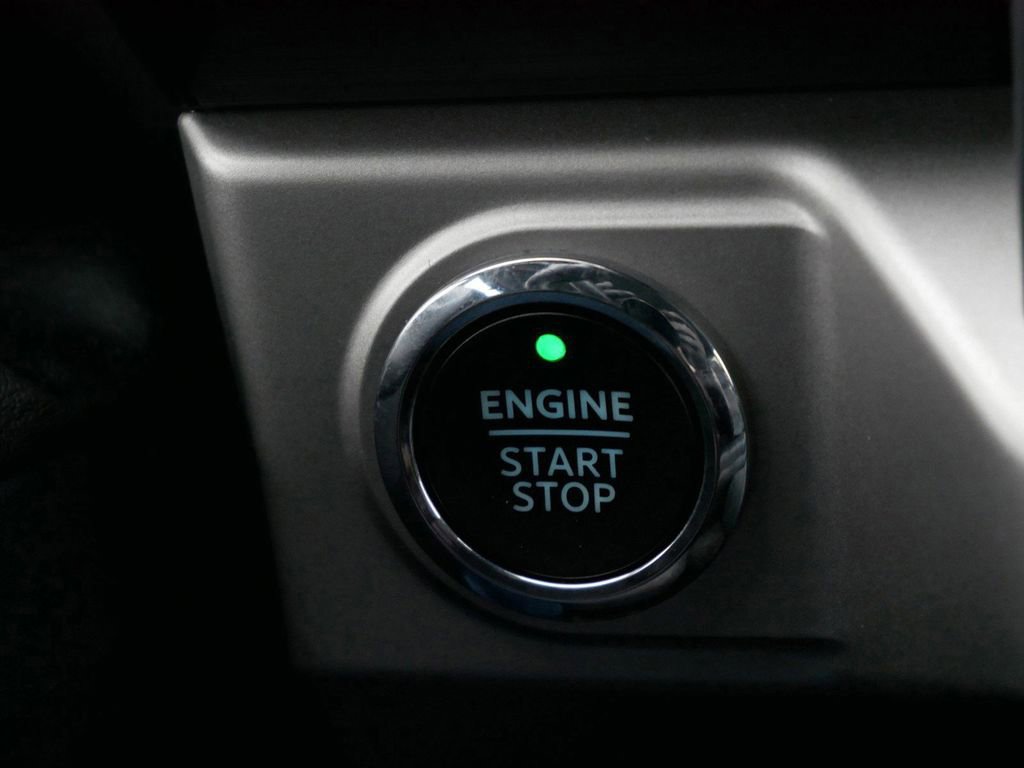 Certified 2022 Ford F150 XLT w/ Equipment Group 302A High image 22