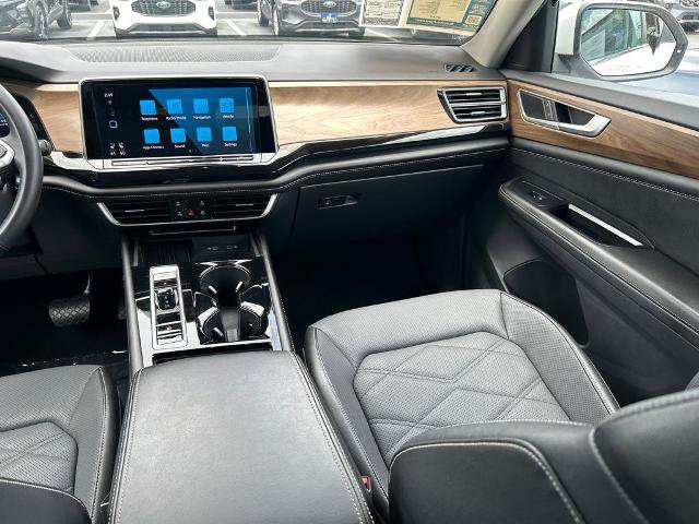 Used 2025 Volkswagen Atlas SE FWD image 11