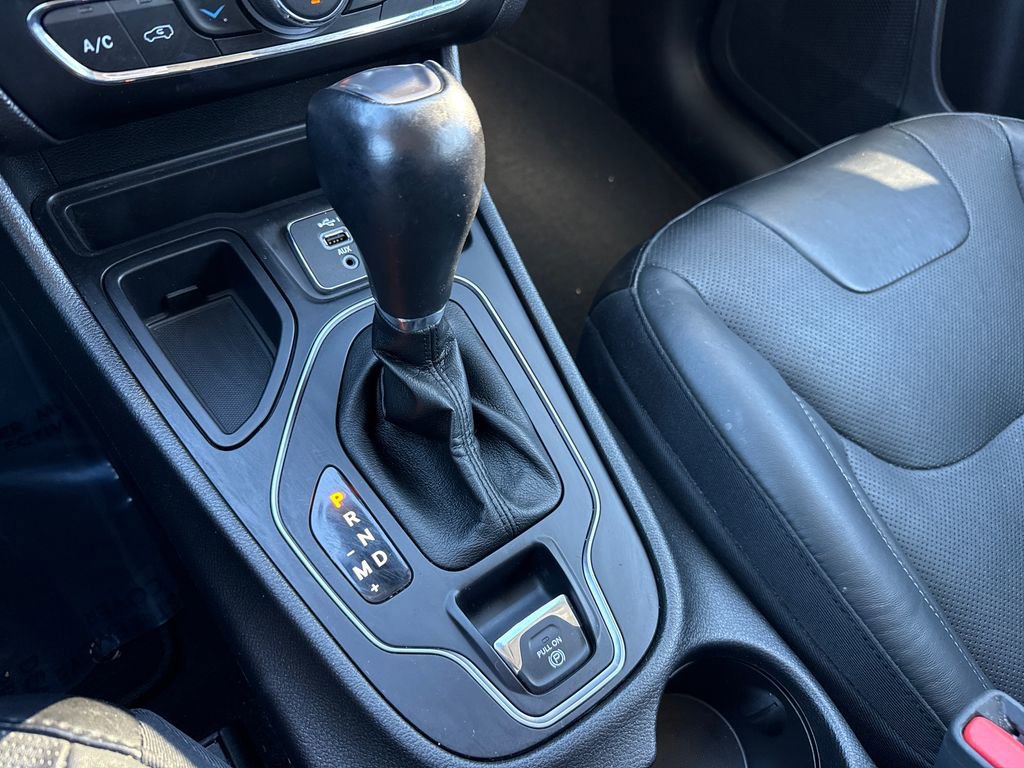 Used 2021 Jeep Cherokee Latitude Lux w/ Comfort/Convenience Group image 22