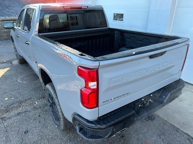 Used 2024 Chevrolet Silverado 1500 LT Trail Boss w/ Convenience Package II AWD/4WD image 4