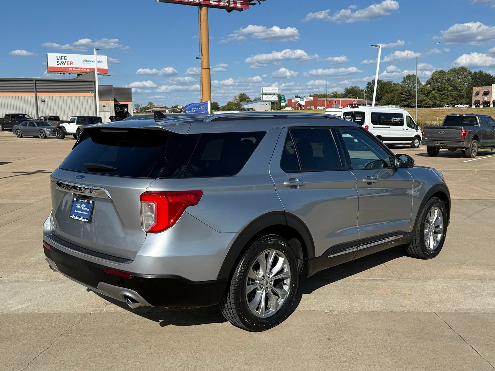 Certified 2024 Ford Explorer Limited RWD image 5