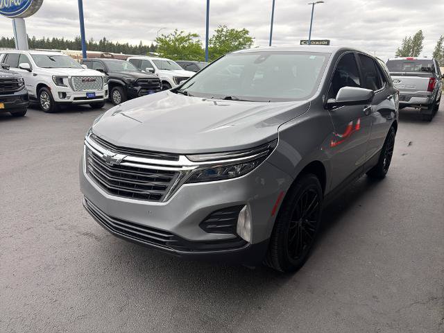 Used 2023 Chevrolet Equinox LT w/ Driver Convenience Package AWD/4WD image 3