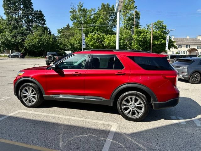 Certified 2023 Ford Explorer XLT w/ Equipment Group 202A AWD/4WD image 11