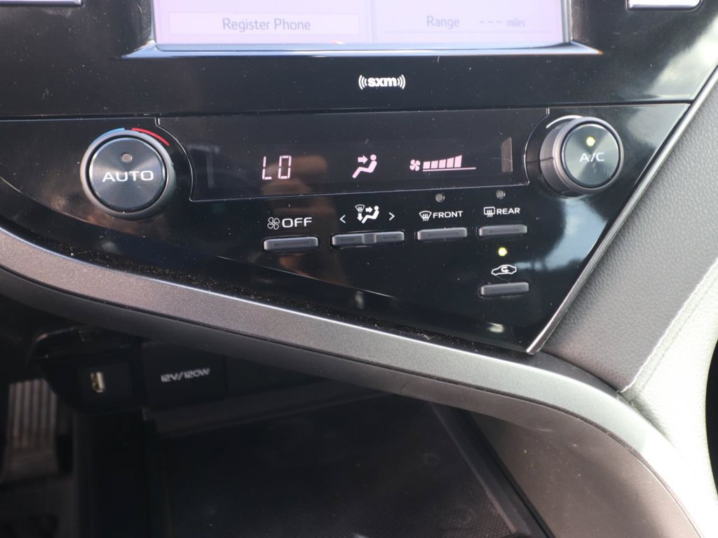 Used 2020 Toyota Camry SE FWD image 20