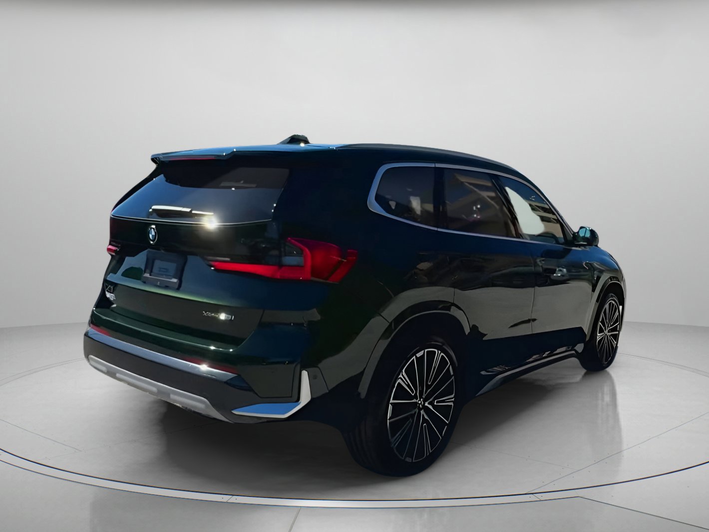 Used 2025 BMW X1 xDrive28i w/ Convenience Package image 21