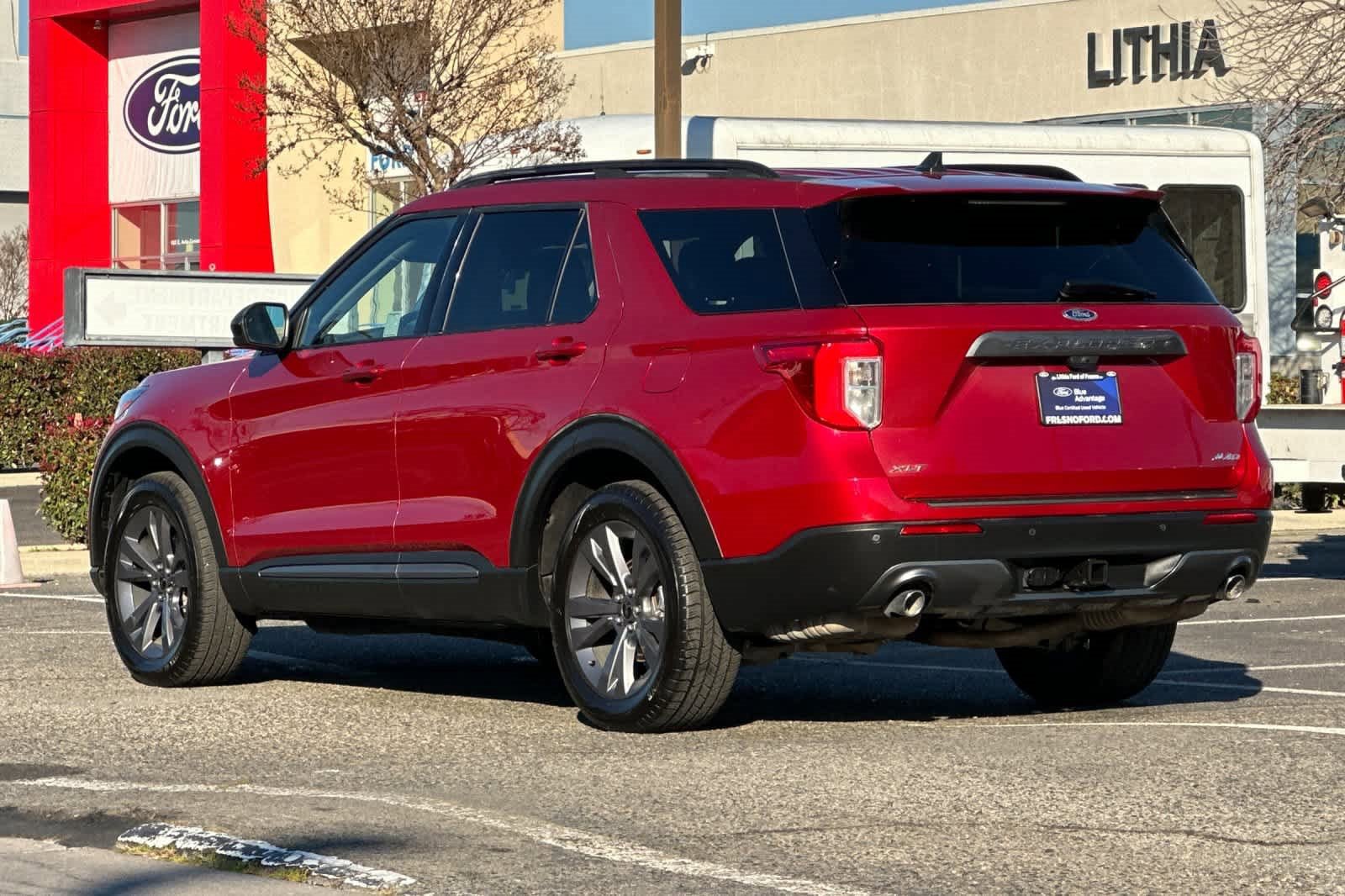 Certified 2022 Ford Explorer XLT w/ Equipment Group 202A image 3
