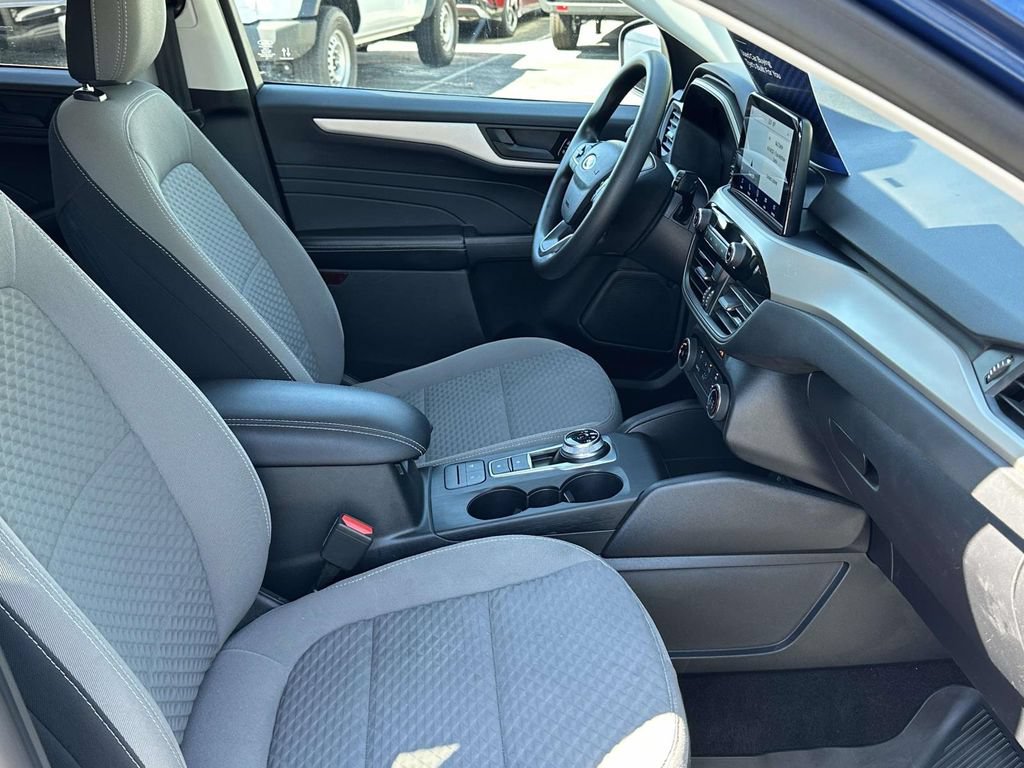 Certified 2022 Ford Escape SE w/ SE Sport Appearance Package AWD/4WD image 10