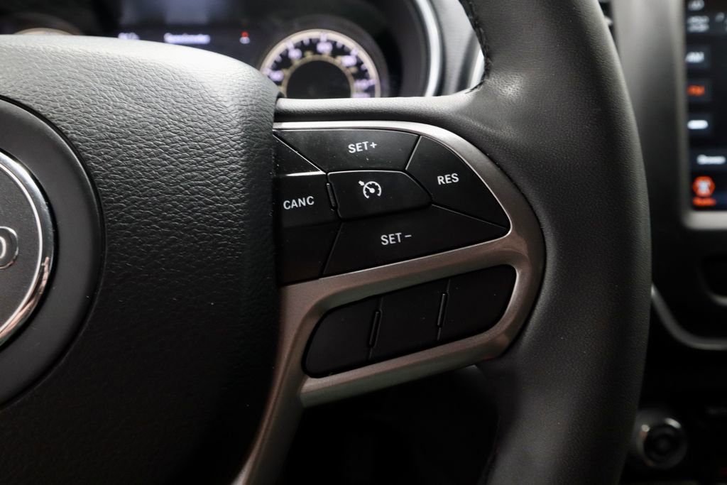 Used 2022 Jeep Cherokee Latitude Lux FWD image 29