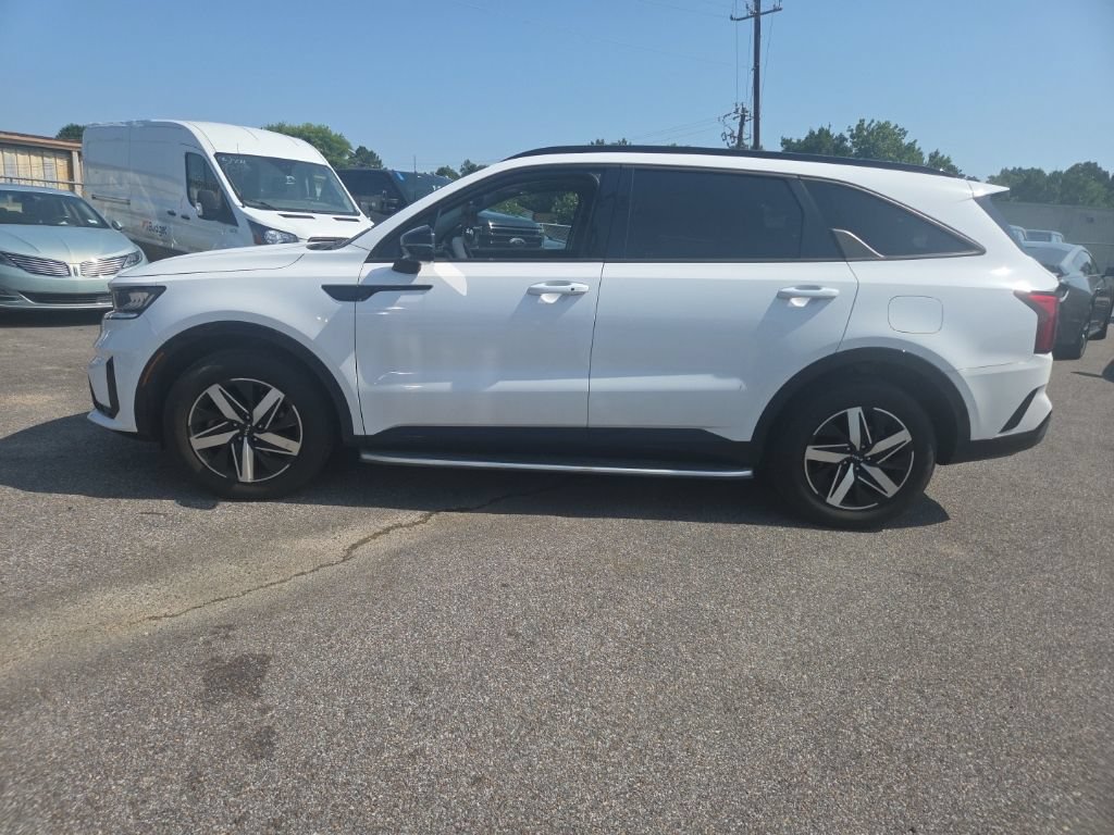 Used 2023 Kia Sorento S w/ Panoramic Sunroof Package FWD image 6