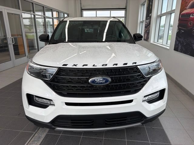 Certified 2023 Ford Explorer XLT w/ Equipment Group 202A AWD/4WD image 2