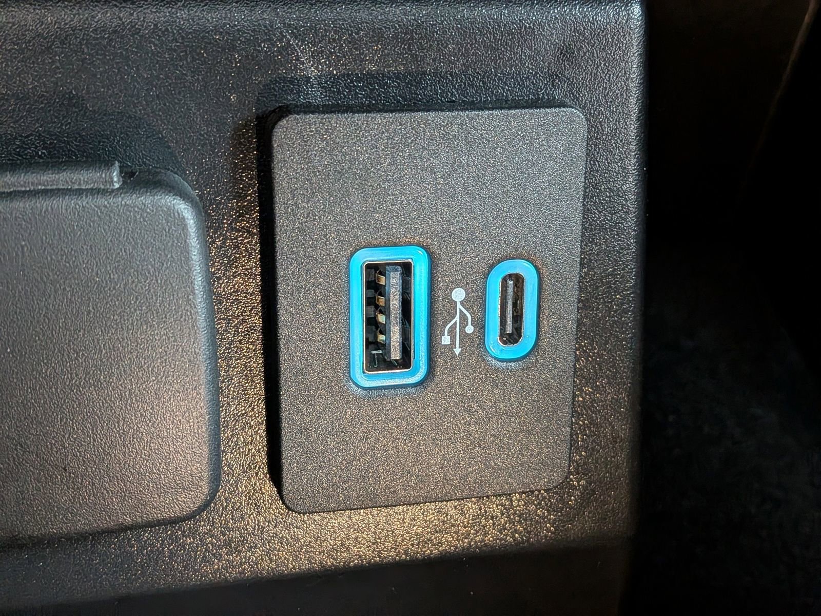 Certified 2023 Ford Explorer Platinum w/ Technology Package image 27