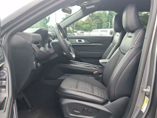 Certified 2025 Ford Explorer ST-Line AWD/4WD image 17