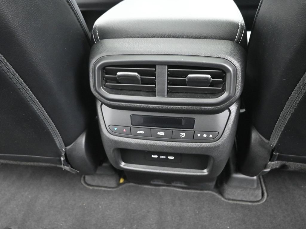 Used 2024 Honda Pilot Touring image 12