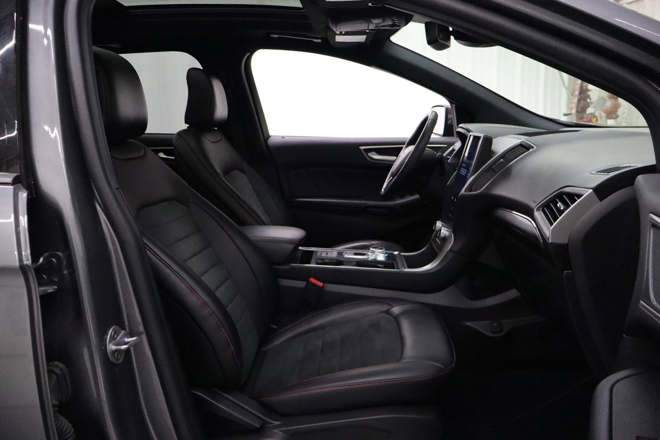 Certified 2024 Ford Edge ST-Line image 31