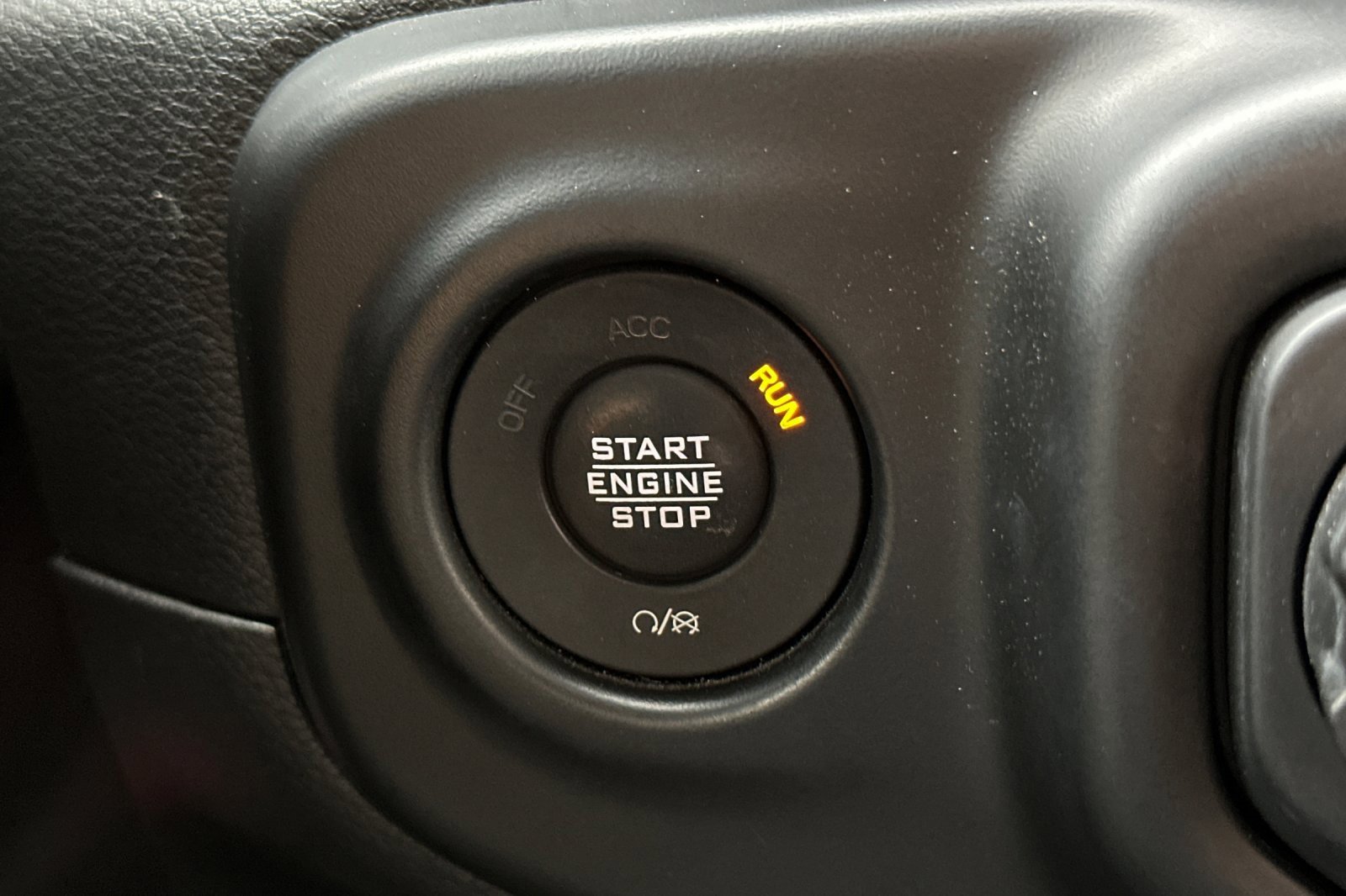 Used 2021 Jeep Gladiator Willys image 20