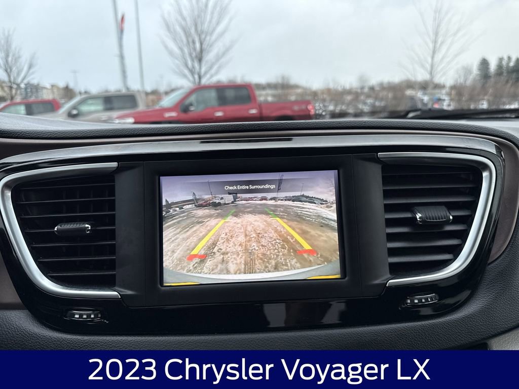 Used 2023 Chrysler Voyager LX image 24