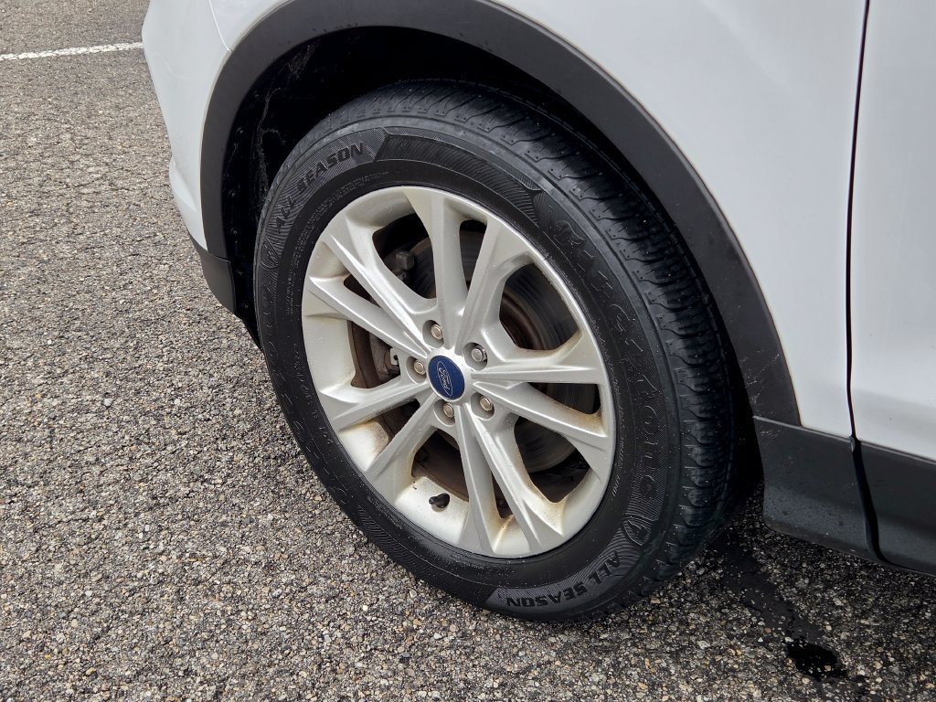 Certified 2019 Ford Escape SE AWD/4WD image 36