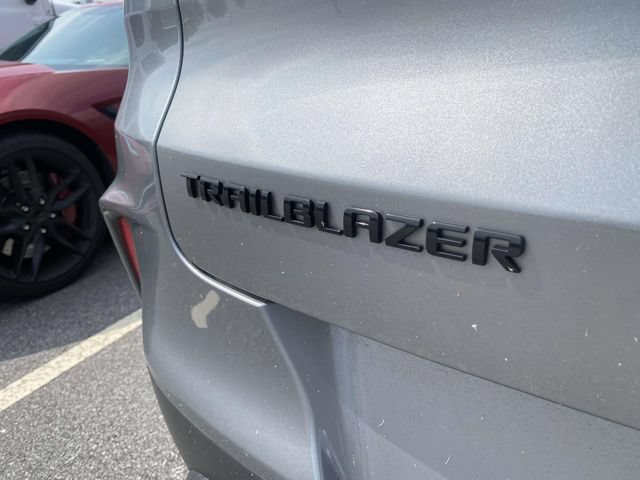 Used 2023 Chevrolet TrailBlazer RS w/ Convenience Package FWD image 11