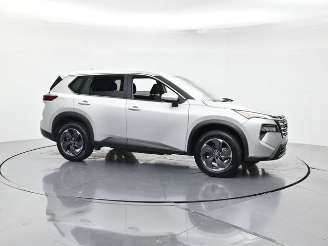 Used 2025 Nissan Rogue SV FWD image 3