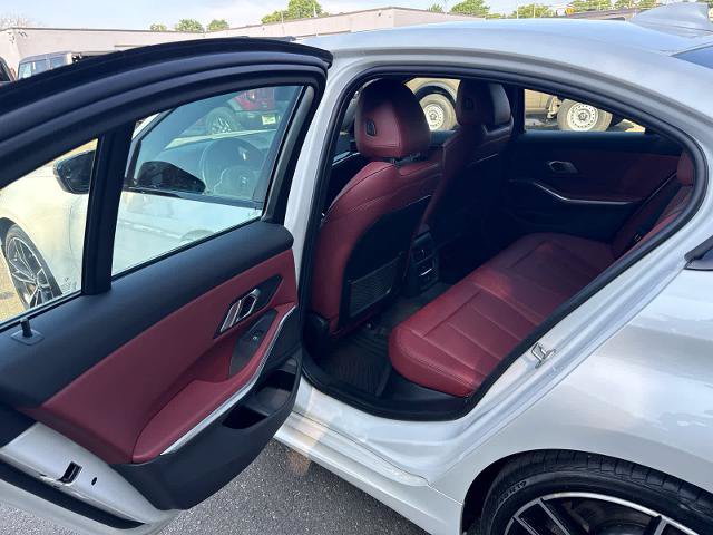 Used 2022 BMW 330i xDrive Sedan w/ M Sport Package AWD/4WD image 7