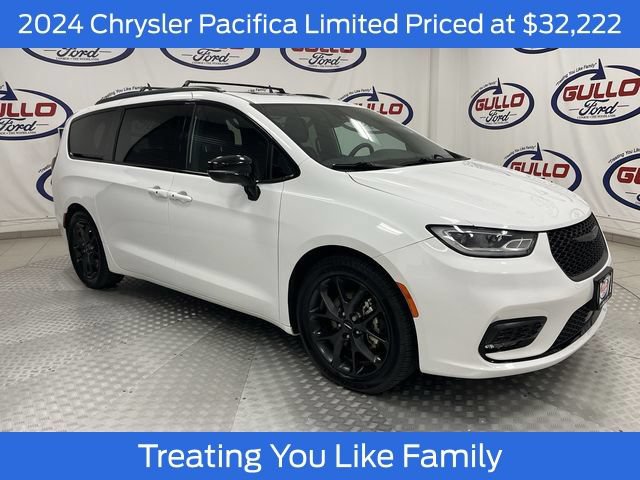 Used 2024 Chrysler Pacifica Limited w/ S Appearance Package FWD image 1