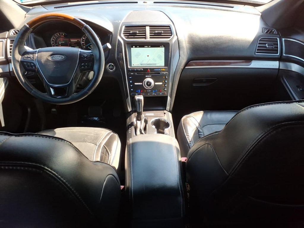 Certified 2018 Ford Explorer Platinum AWD/4WD image 12