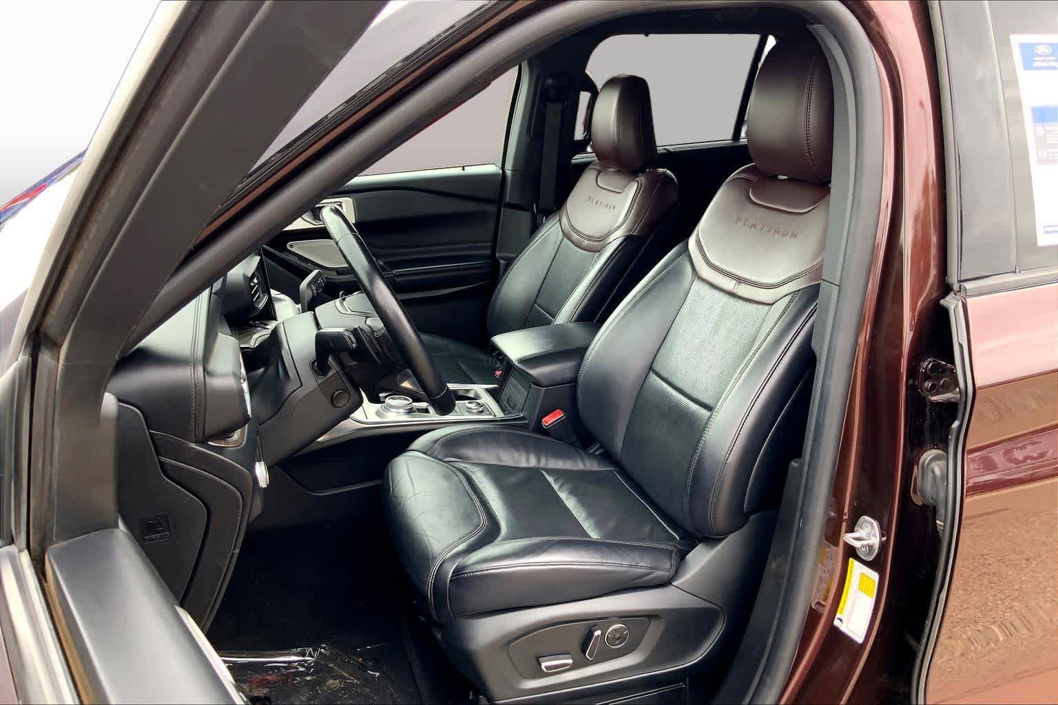 Certified 2020 Ford Explorer Platinum w/ Premium Technology Package AWD/4WD image 8