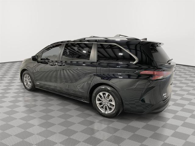 Used 2021 Toyota Sienna LE w/ LE Plus Package image 8