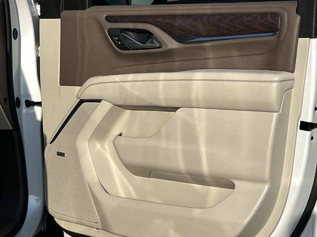 Used 2023 GMC Yukon XL Denali w/ Denali Reserve Package AWD/4WD image 29