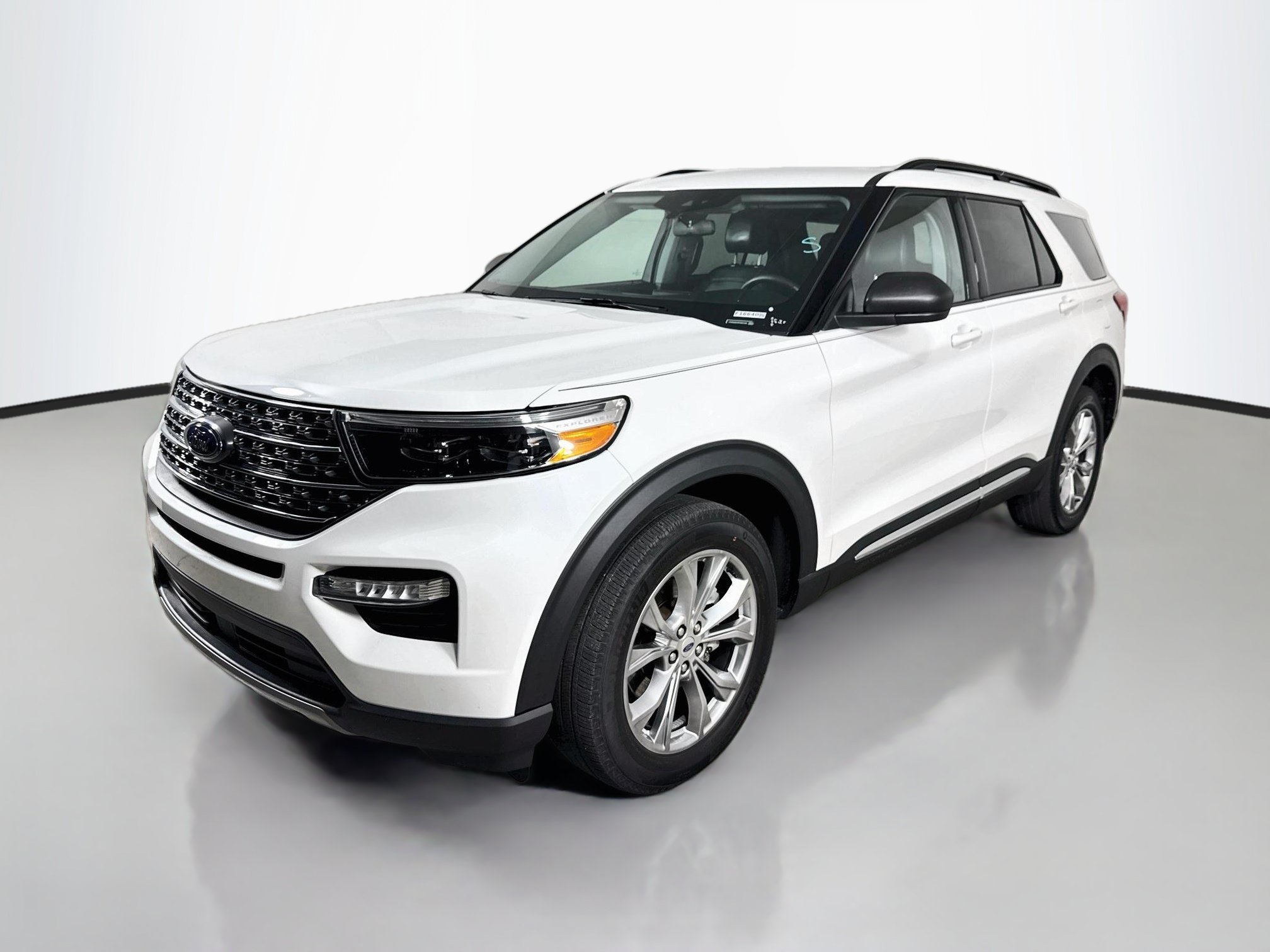 Certified 2023 Ford Explorer XLT w/ Equipment Group 202A AWD/4WD image 7