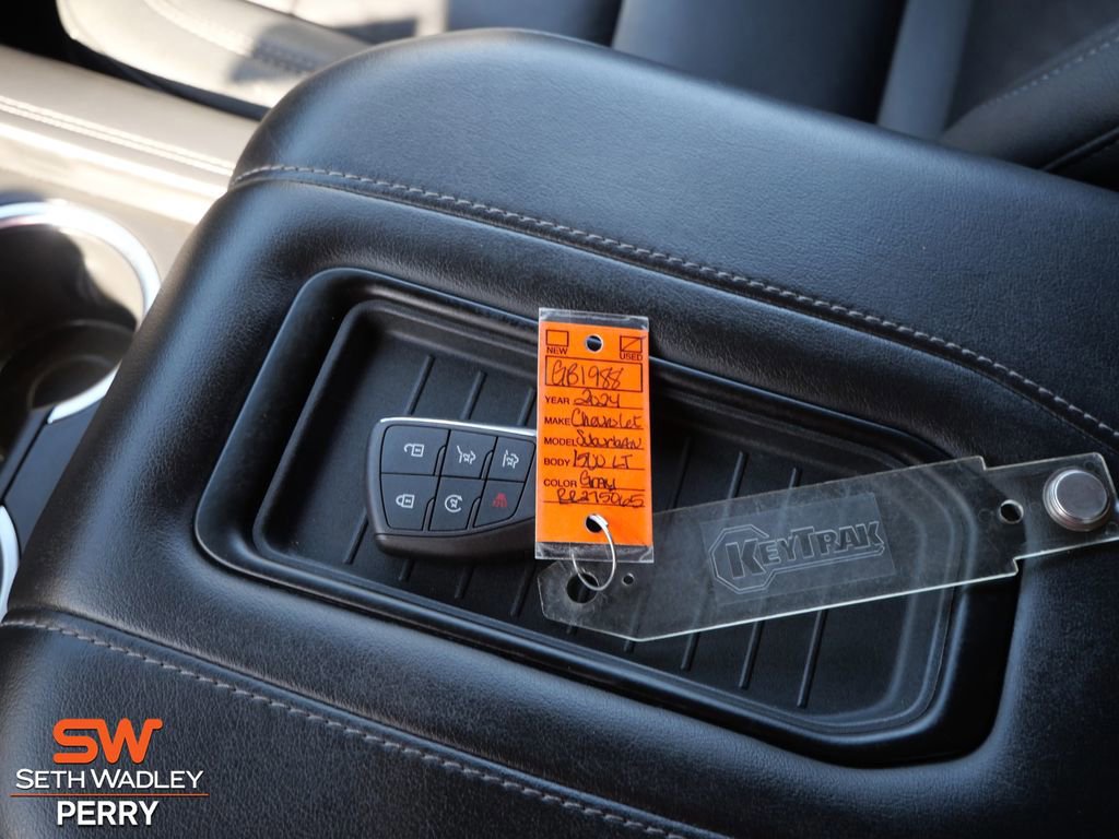 Used 2024 Chevrolet Suburban LT image 25