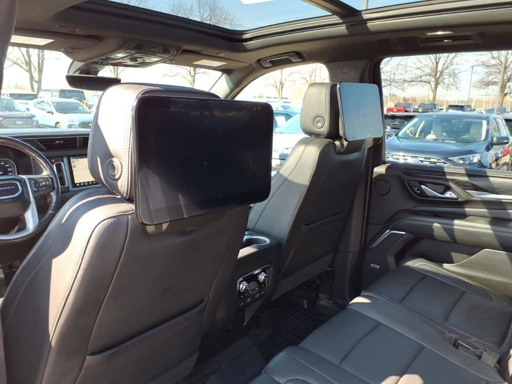 Used 2021 GMC Yukon XL Denali w/ Denali Ultimate Package AWD/4WD image 13