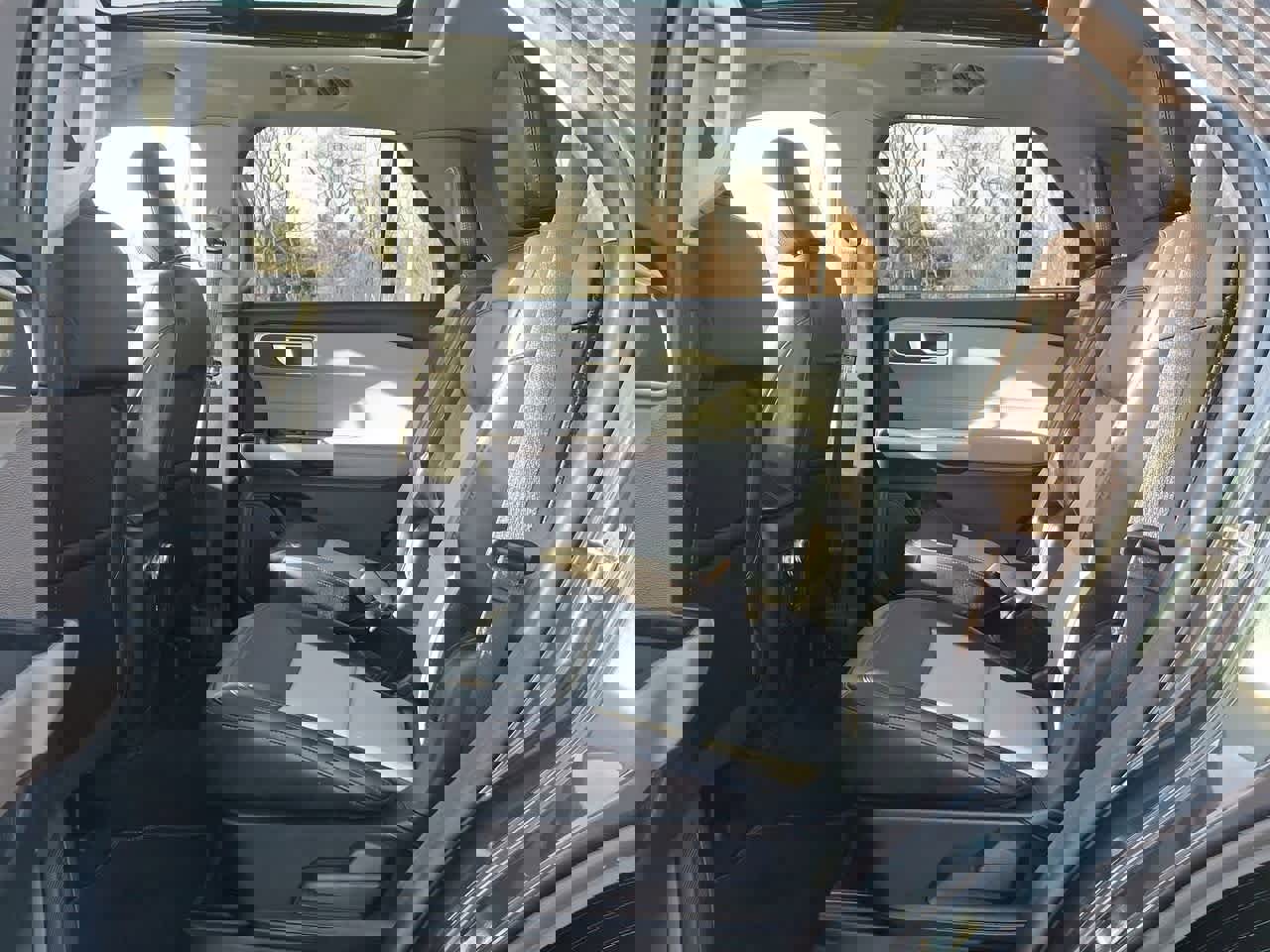 Certified 2022 Ford Explorer XLT w/ Equipment Group 202A image 26