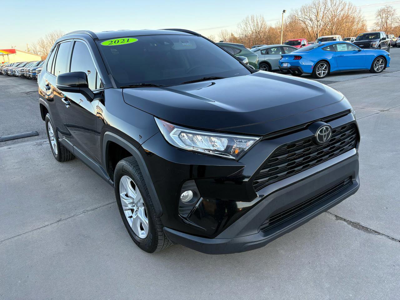 Used 2021 Toyota RAV4 XLE FWD image 7