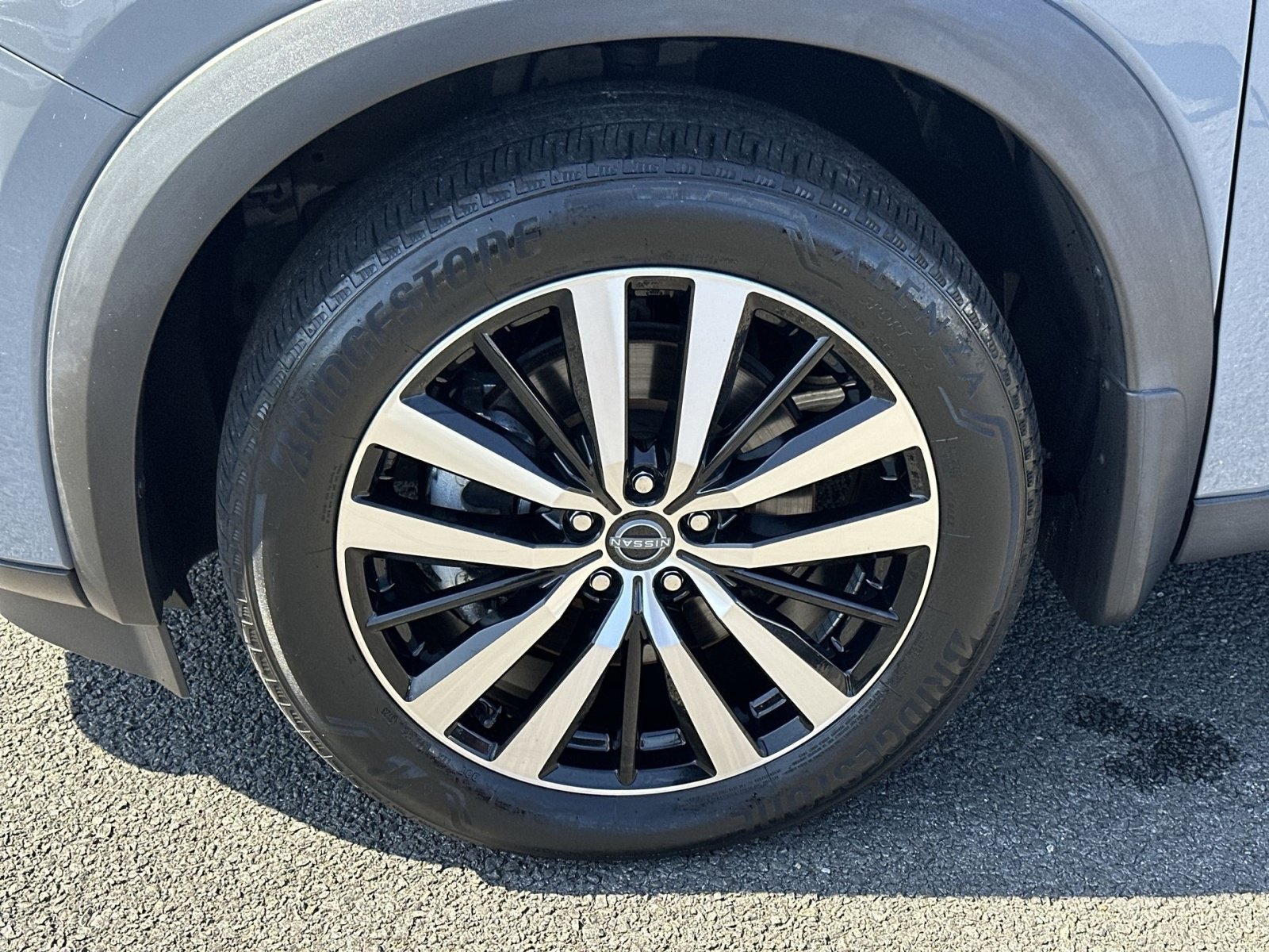 Used 2024 Nissan Pathfinder Platinum AWD/4WD image 13