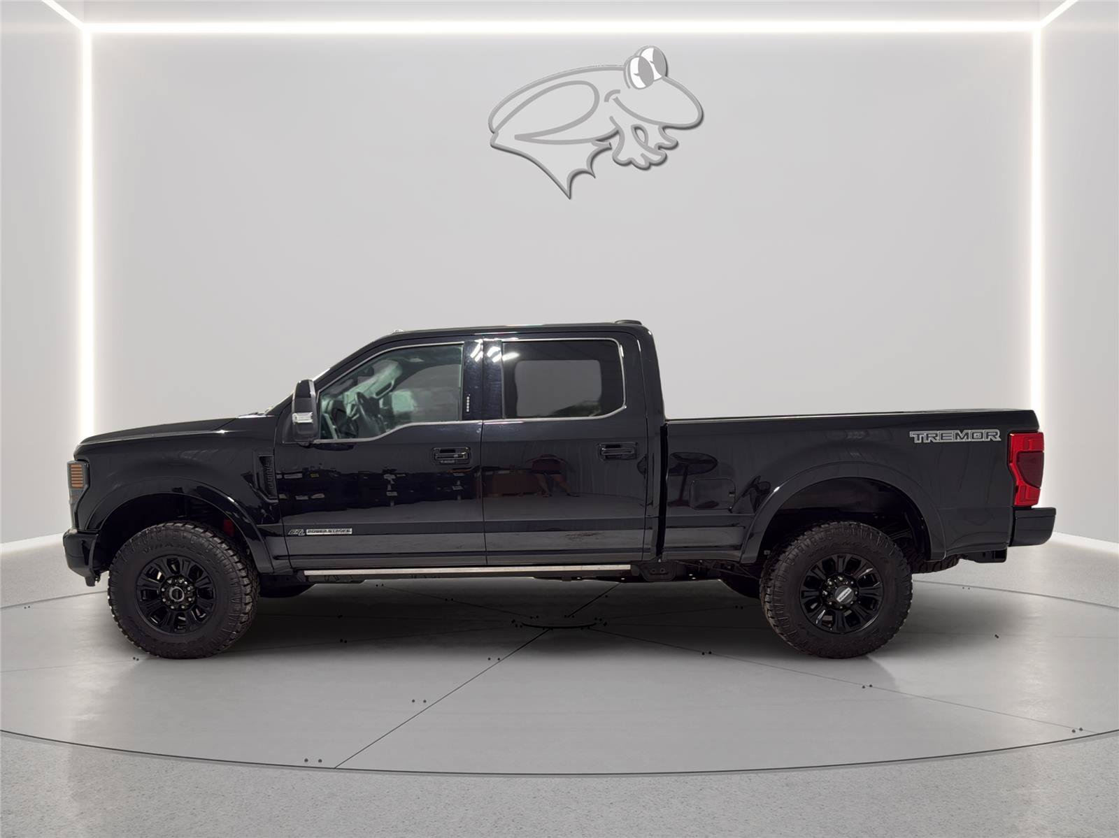 Certified 2022 Ford F250 Lariat w/ Tremor Off-Road Package AWD/4WD image 3