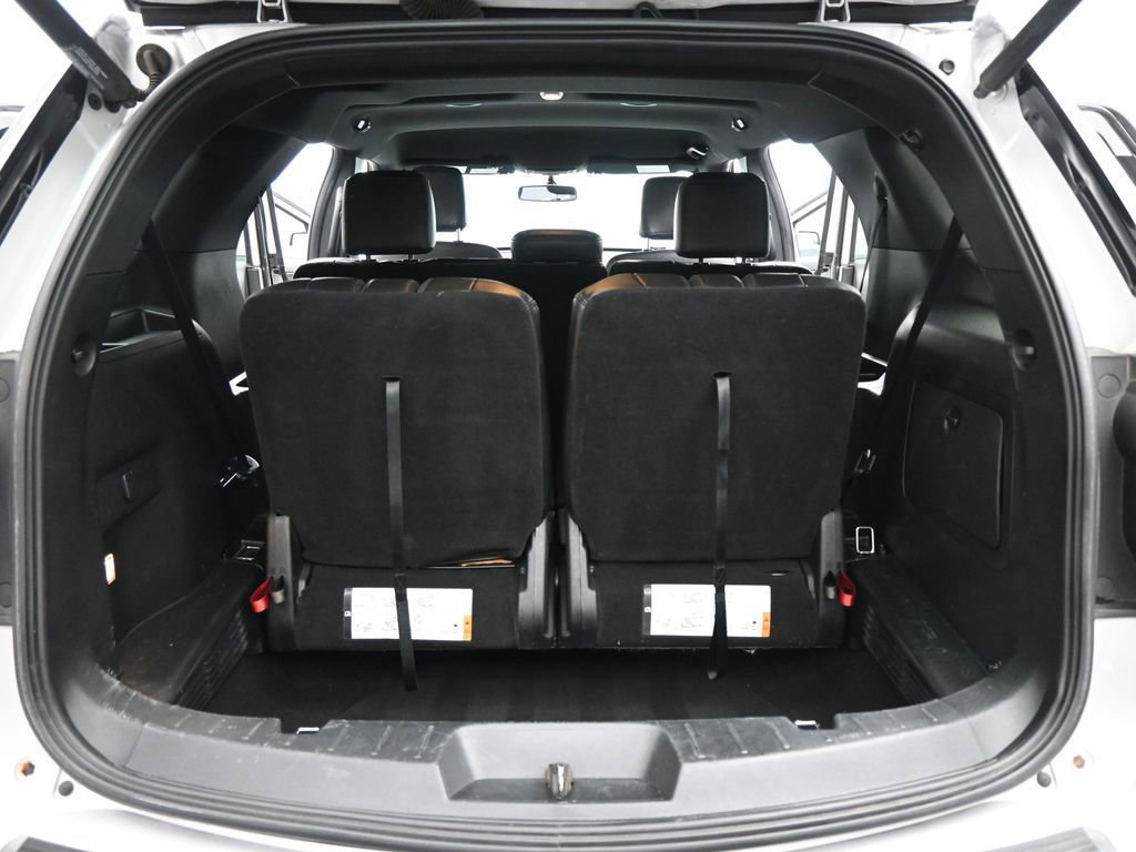 Certified 2018 Ford Explorer XLT w/ Equipment Group 202A image 54