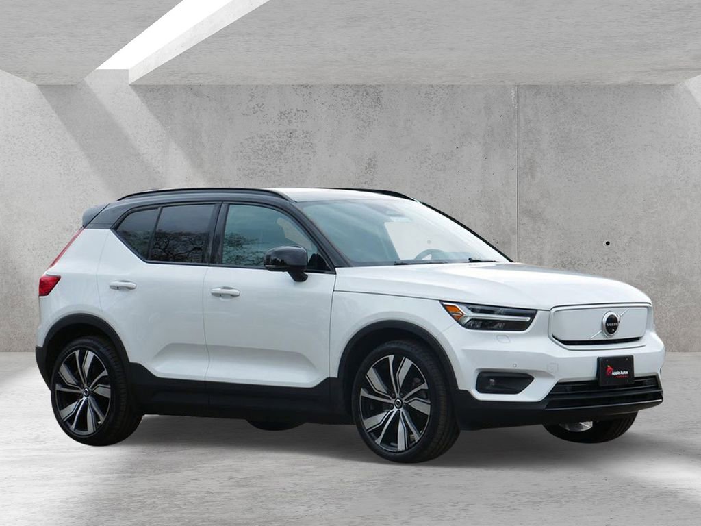 Used 2021 Volvo XC40 P8 Recharge w/ Advanced Package image 1