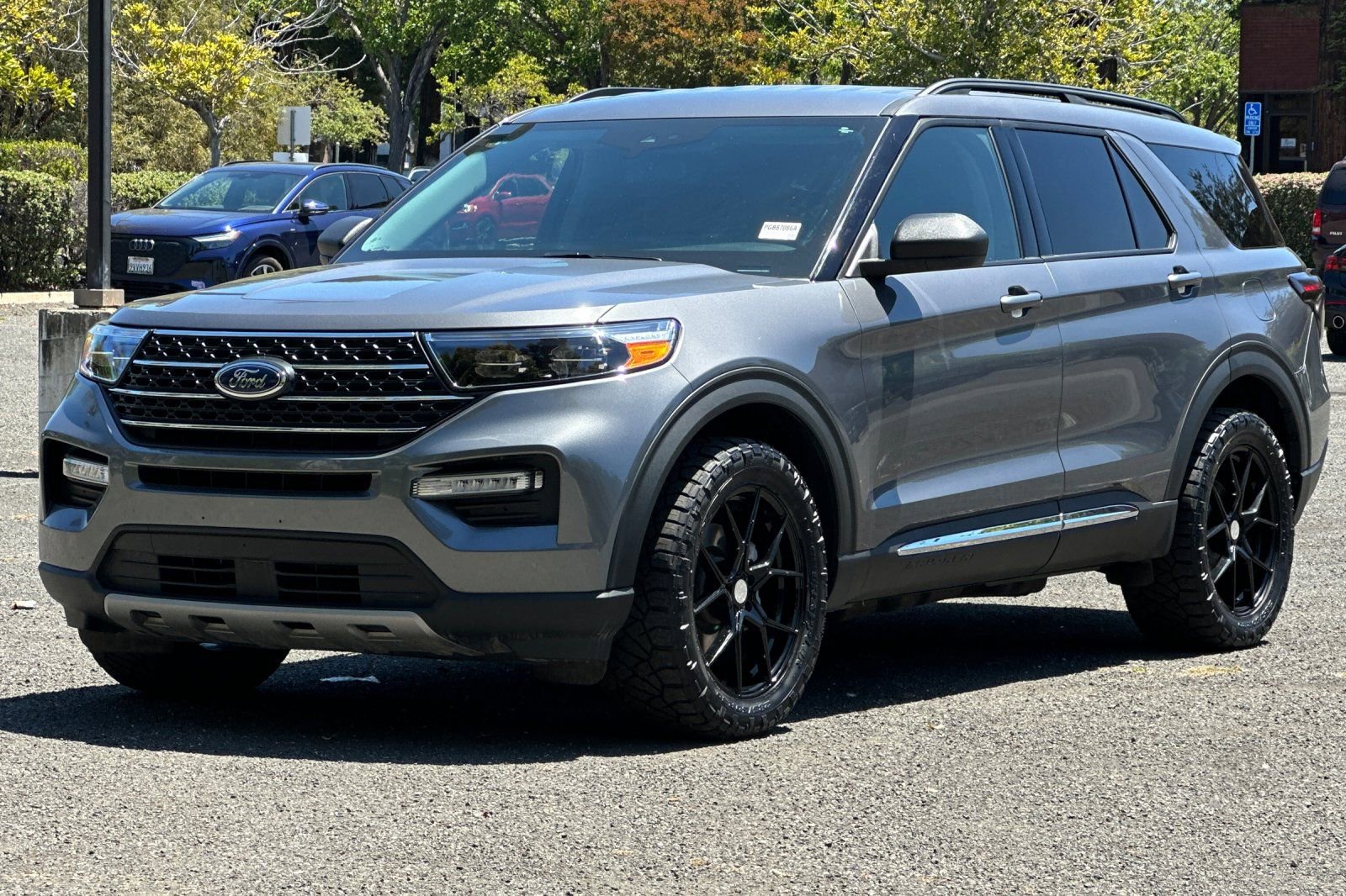 Certified 2023 Ford Explorer XLT w/ Equipment Group 202A AWD/4WD image 8