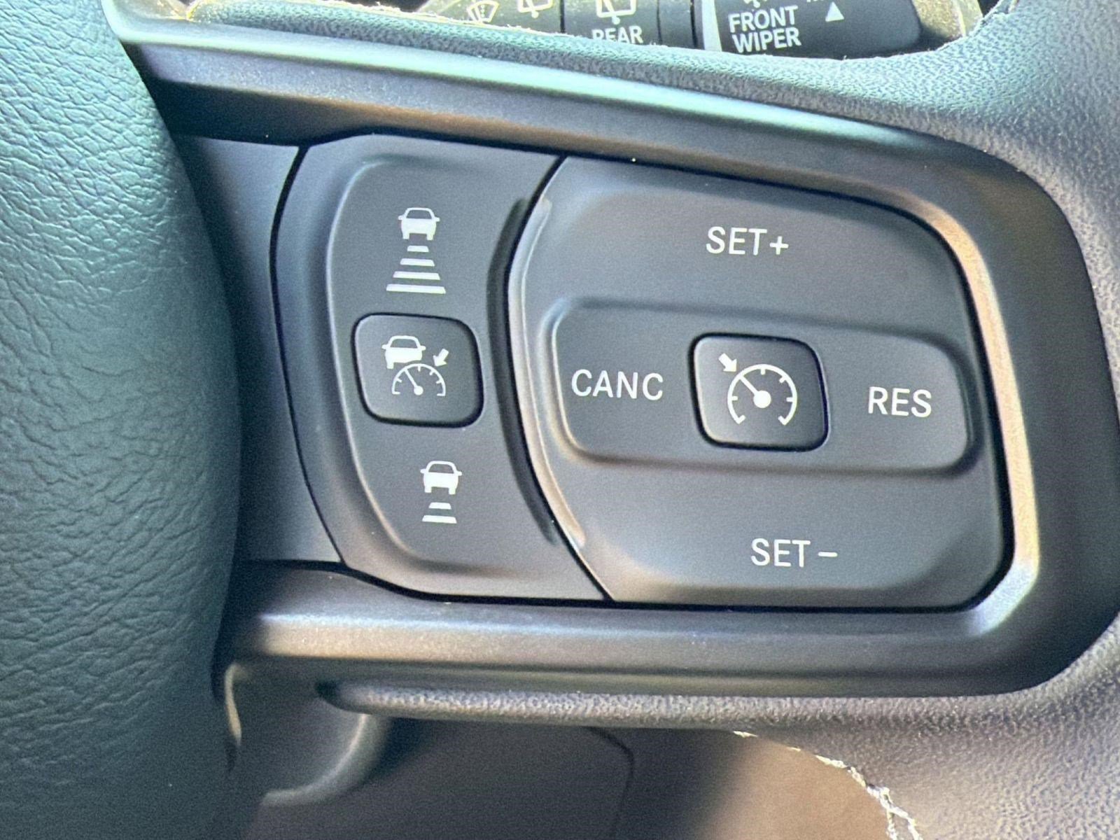 Used 2025 Jeep Wrangler Unlimited Rubicon AWD/4WD image 23