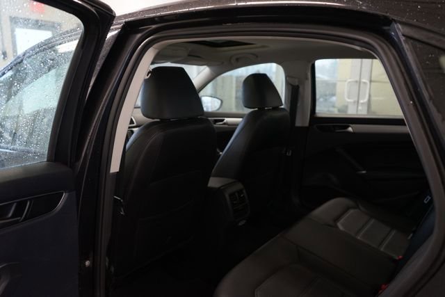 Used 2019 Volkswagen Passat 2.0T Wolfsburg image 26