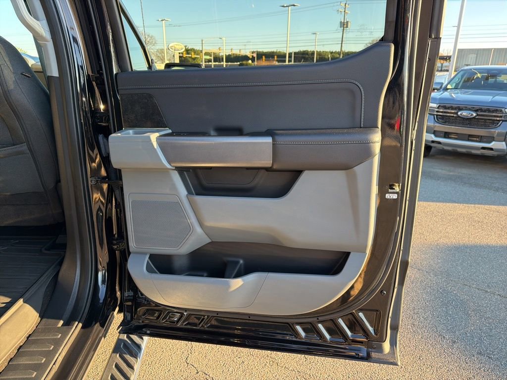 Certified 2022 Ford F150 XLT w/ Equipment Group 302A High image 20