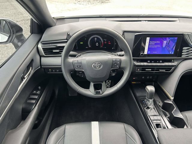 Used 2025 Toyota Camry SE w/ Convenience Package image 14